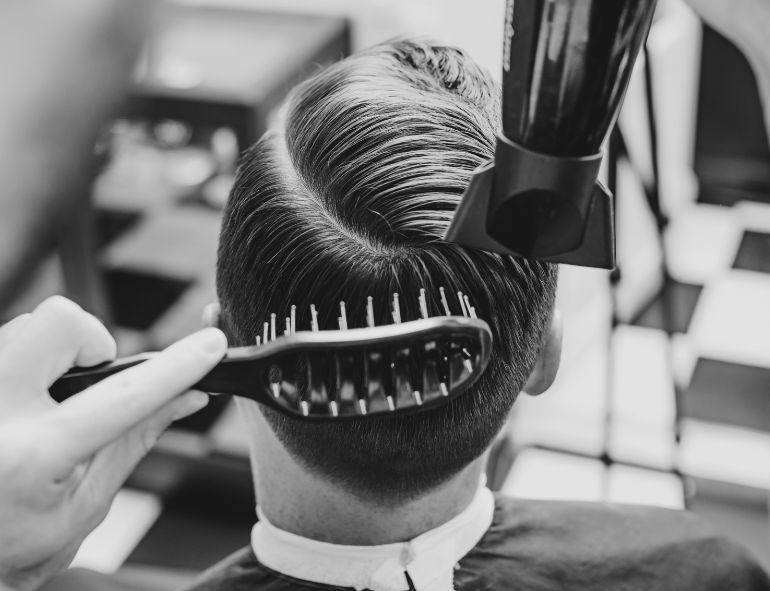 Curtains Haircut – A Relaxed and Trendy Men’s Haircut in Bangkok