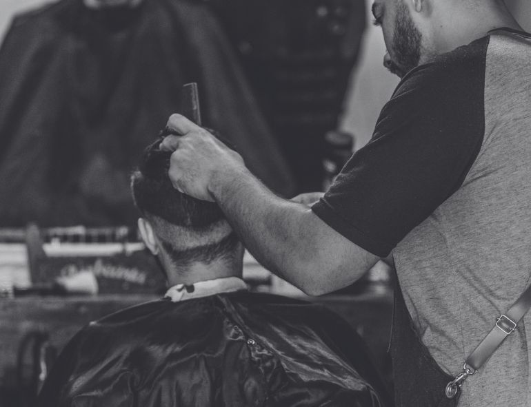 Blunt Short Crop with Mid Skin Fade: A Clean, Bold Look That Never Misses