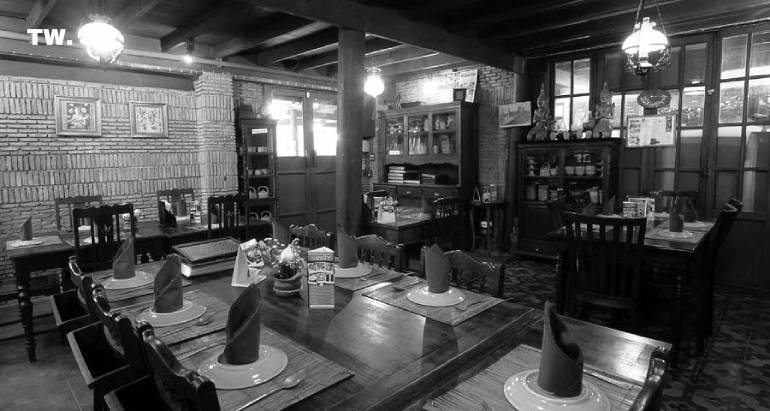 Ruen Mallika (Sukhumvit Soi 22)