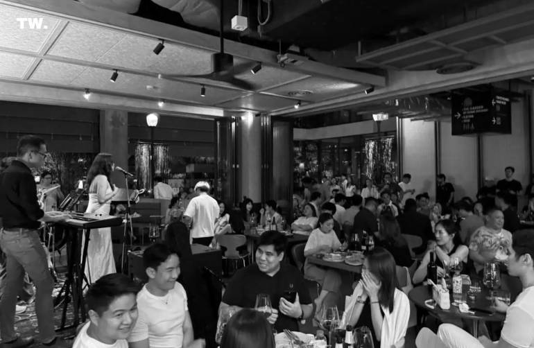 VINYL & WINE (EmSphere, 5th Floor)